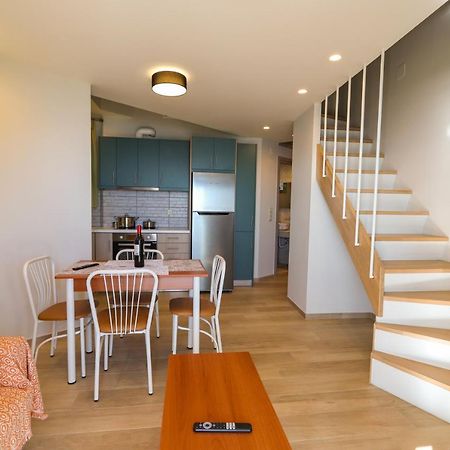 East & West Seaside Apartments Gialtra Dış mekan fotoğraf